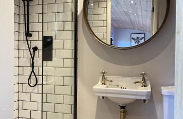 Meadow View - Bottom Cabin - Photo 10