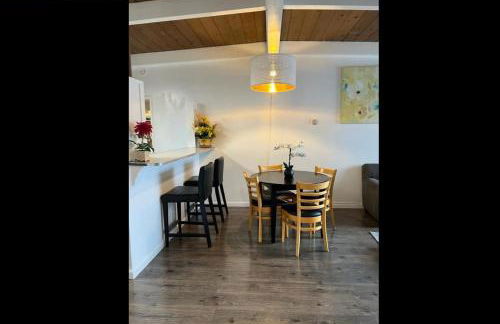 New 2BR Home w Parking Laundry in 580-80 - Foto 57