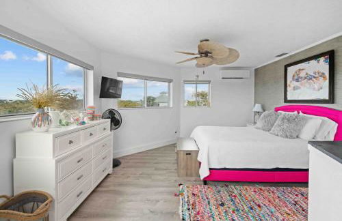 Barbies Dream House kayaks,paddleboard,fenced yard - Foto 9