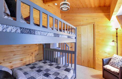 Hot Tub and Games! Lakeside Sherwood Forest Cabin - Foto 18