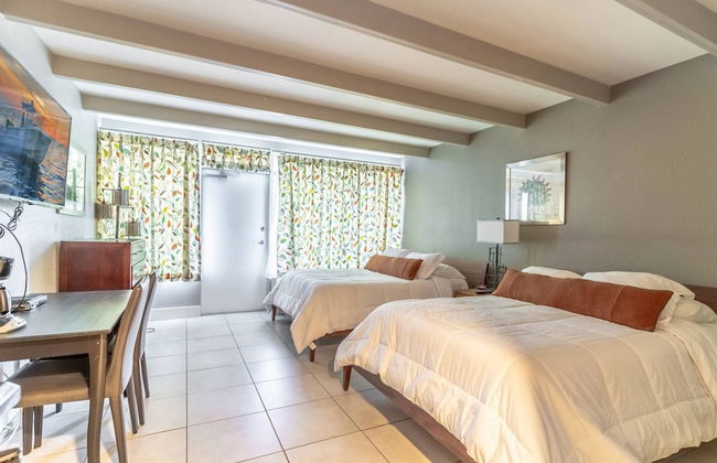 215 Little Harbor Inn - Photo 4