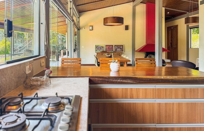 Casa térrea com piscina e cozinha de cinema | Granja Viana - Foto 17