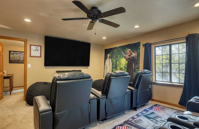 Dream Catcher by Avantstay Deck, Fire Pit, Movie Theater, Game Garage - Foto 9