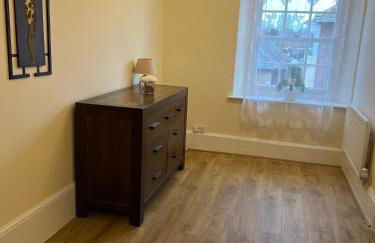 Stay in Yeovil Town Centre, Large 2 BD Apt With Parking, Sleeps 4 - Foto 16
