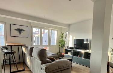 Piso de 2 habitaciones en centro, zona muy tranquila con playa a 2 min andando - Foto 1