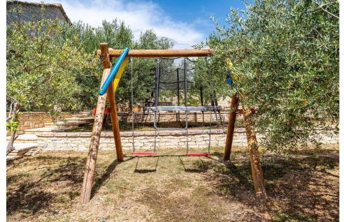 3 Bedroom Beautiful Home In Lisicic - Foto 8