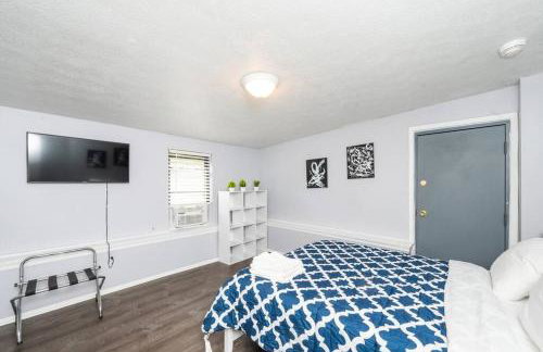 ROKU TVs - Washer & Dryer - QueenBeds - GroupStay - Foto 4