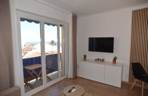 55E - Superbe studio climatisé entièrement rénové au 5ème et dernier étage sur le bord de Mer de Menton - Foto 6