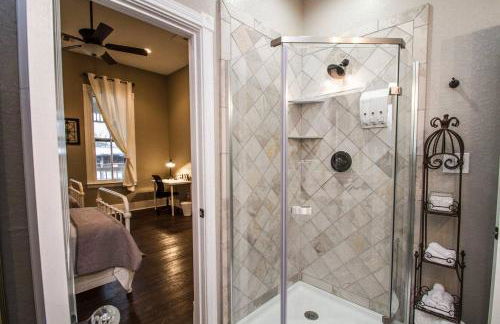 Restored Historic 2br/1.5ba House Near Downtown - Foto 24