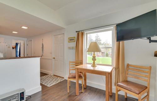 Lake George Waterfront Cabin with On-Site Marina! - Foto 8