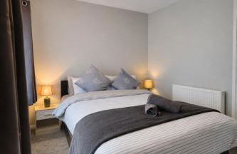 Charming 3 BR - NEC HS2- Long Stays Wifi Parking Airport - Foto 9