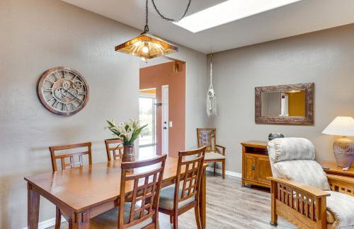 Hot Tub Access and Fire Pit Green Valley Getaway! - Foto 9