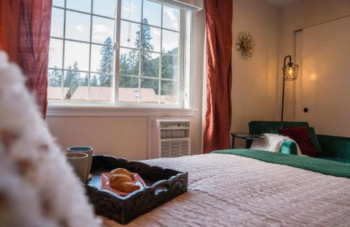 Luxe Bavarian Retreat - in Town with Hot Tub - Foto 17