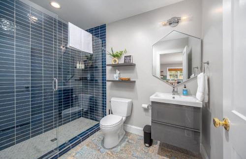 Stylish Durham Retreat - Walkable Sleeps 6 - Foto 48