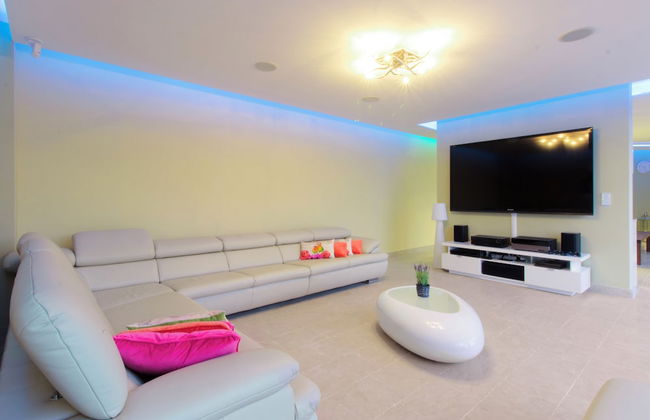 Luxury at Villa Cama - Your Dream Vacation Rental! - Foto 12