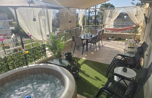 Delphitea Philoxenia - Photo 1