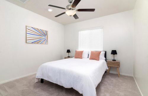 Spacious Family Oasis ~ PoolTable ~ Backyard ~ Pkg - Foto 20