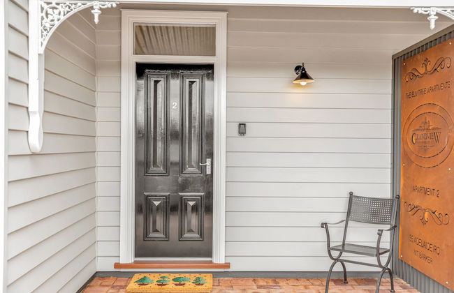 Grandview Accommodation - The Elm Tree Apartments - Photo 45