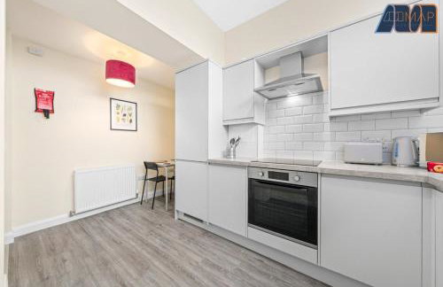 2 Bed Flat With Parking Sleeps 4 in Fife - Foto 13