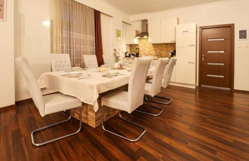 Großes, vollausgestattes Apartment für 5 Personen mit WLAN, vollausgestatteter Küche, Waschmaschine und Trockner - Foto 1