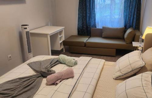 Chachino Guesthouse -5 Mins walk to Train & Bus Station - Foto 68