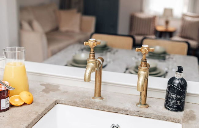 The Emerald - Central Henley 2 Bedroom House - From 145 Per Night - Foto 26