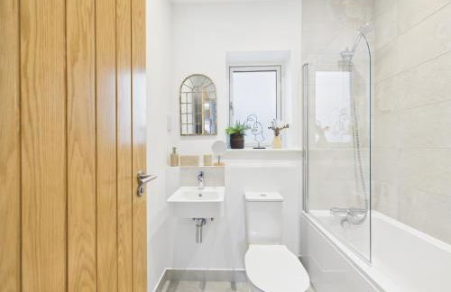 Beachside Retreat by Signature Stays - Modern Coastal Home - Foto 3