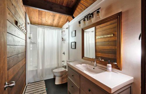 Mid-century Cabin Hideaway - Hot Tub & Fire Pit - Foto 21