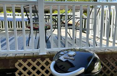 King Bed, Stocked Kitchen, Easy Driveway Parking, 2mi to Downtown & Coliseum - Foto 56