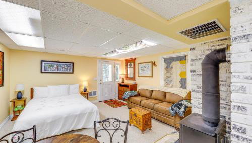 Studio with Shared Hot Tub Walk to Happys Inn - Foto 4