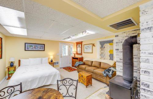 Studio with Shared Hot Tub Walk to Happys Inn - Foto 4