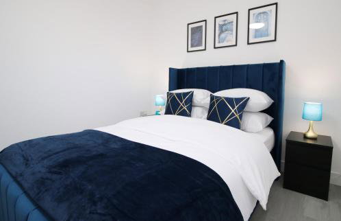 New Cardiff Bloc Exclusive Apartments By Prime Stays - Shops and Parking - Great for Groups and Families - Foto 16