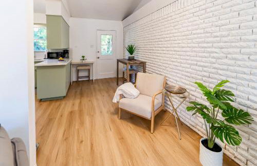 Walk to Campus Creekside Austin Duplex! - Foto 13