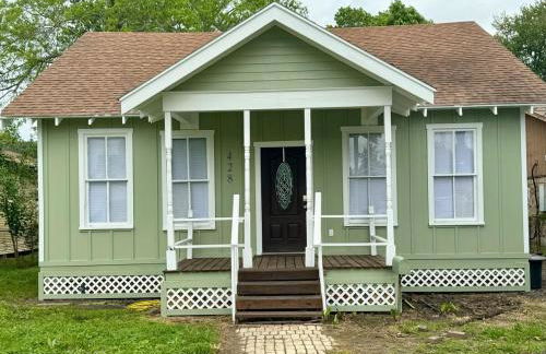 Bright & Airy 2BR 1BA Home Near The Riverfront - Foto 25