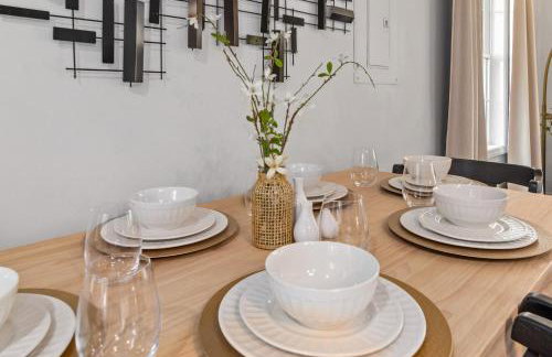 Game Room and Huge Yard with Fire Pit Yard Games and BBQ Near UE and Downtown - Foto 22