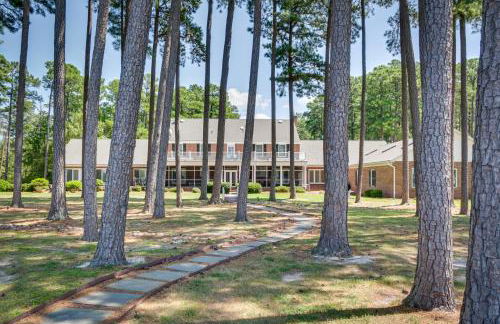 Waterfront Cambridge Gem with Hot Tub, Pool and Dock! - Foto 42