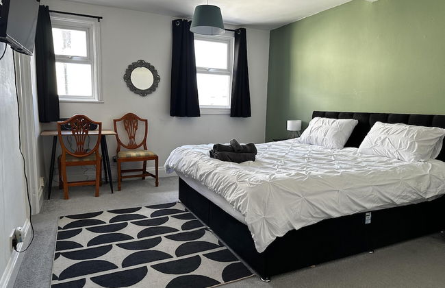 Family Friendly One Bedroom Apartment w King Bed - Foto 1