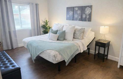 Condo with Sauna & Fitness Center, Extended Stay Savings - Foto 1