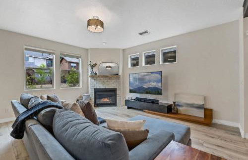 Flagstaff 3BR Cozy Retreat w Fireplace & BBQ - Foto 8