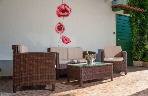 Amazing Villa In Slime, rest for mind, body and soul - Nature, garden and outside swimming pool - Foto 11