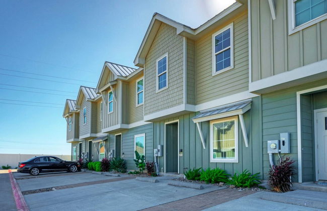 Ridley Retreat Community Pool, Mins to the Beach Corpus Christi + Port A - Foto 5