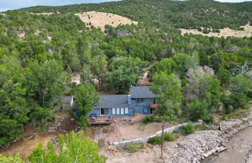 Mountain Home w/ a River in Back - Close to Skiing - Foto 10