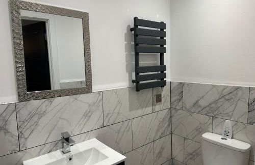 Adam Court Apartments - PE1 - Contractor Friendly - Choice of Studios or 1 Bed Apartments - Free Parking - Sofa Beds - Sky TV - Full Kitchen - Washer Dryer - WiFi - Foto 38