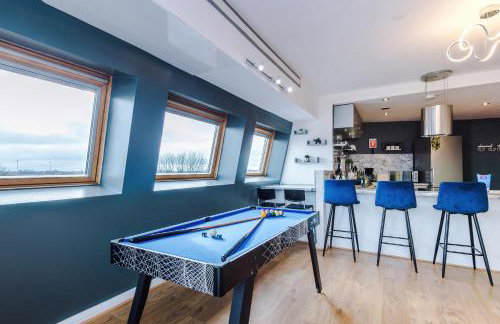 Stylish Penthouse, Free Parking, Pool Table, PS4 - Foto 30