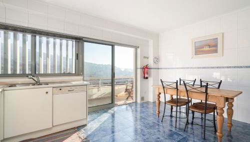 Host Wise - Homely Large Flat - Balcony - Foto 3