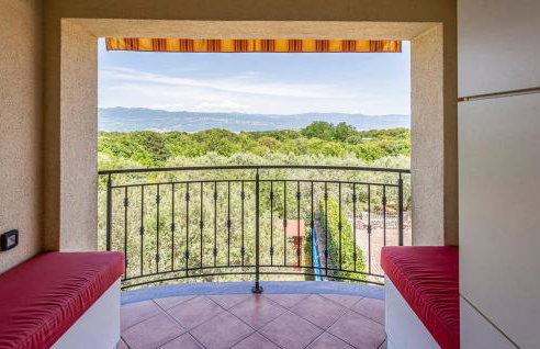 Villa With Pool, Jacuzzi, Sauna, Fitness, Playground & Wine Cellar - Photo 22