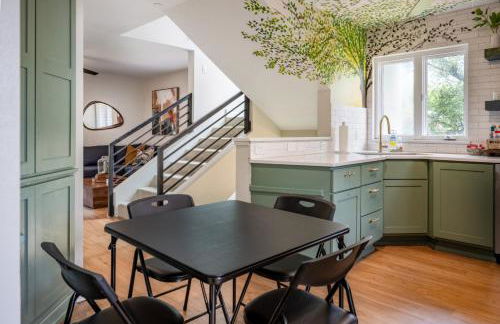 Downtown Bryan Treehouse Hot Tub and Peaceful Escape - Photo 19