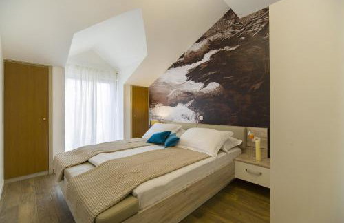 Villa Vision with Heated Pool & Jacuzzi in Sestanovac - Foto 37