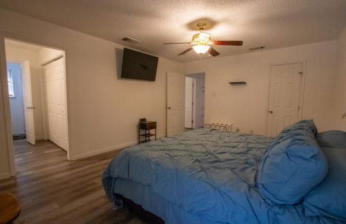 Spacious Stay for 12 - Central Fort Worth - Photo 6