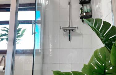 Laxey place maisonette East Belfast -private parking, transport links - Foto 17